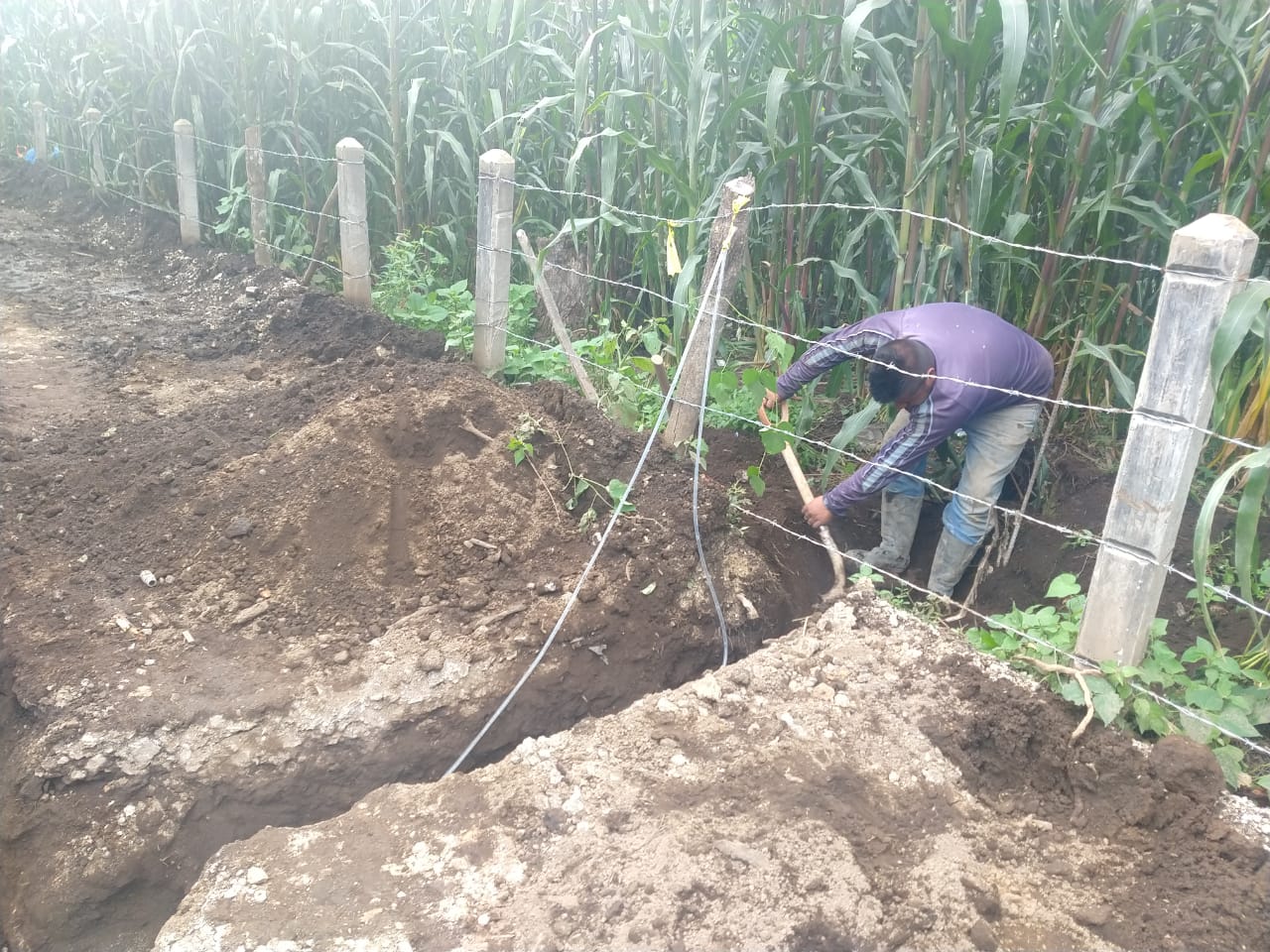 EXCAVACION A MANO EN CEPAS EN MATERIAL TIPO "B" DE 0 A 2.00M DE PROFUNDIDAD.